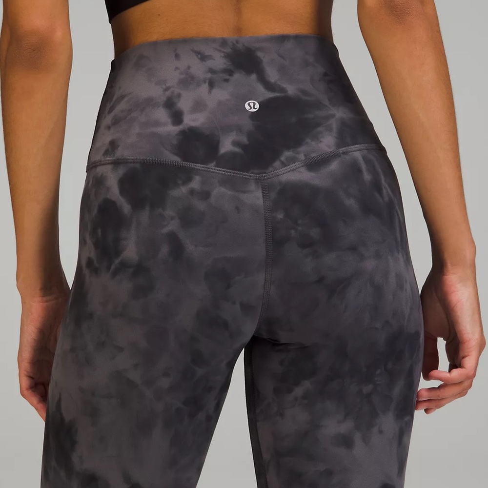 Lululemon size 2 , 23inch graphite dye align leggings pants